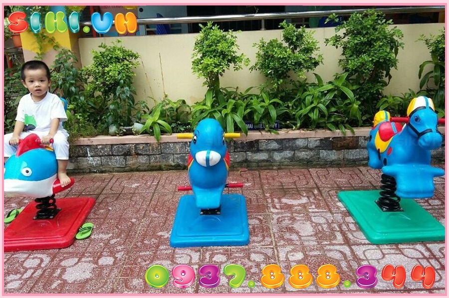 Trang bị thú nhún lò xo có an toàn cho trẻ không?